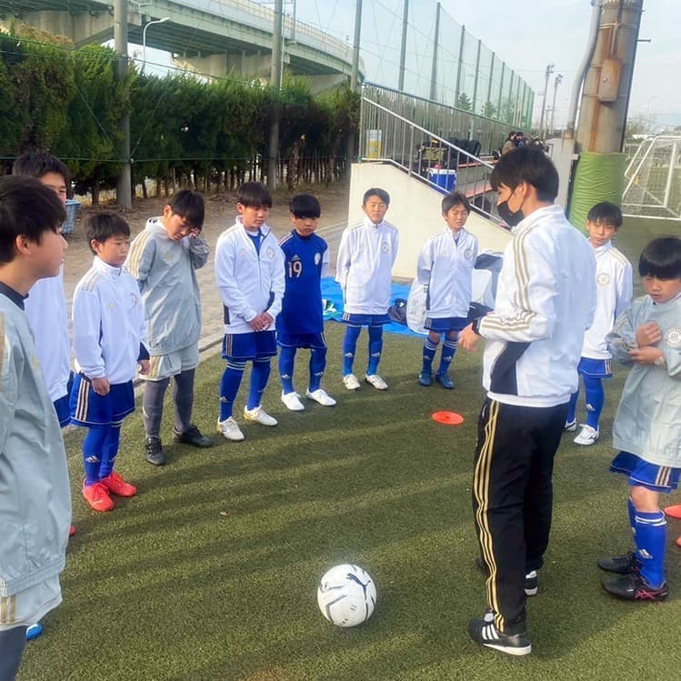 興津大三 DAIZO FOOTBALL FAMILLIAR SOCCER サッカー フットボール ファミリア だいぞう おきつ 静岡 清水 島田 shimada しまだ あかでみー 奈良 山辺高校 ボスコヴィラ ボスコビラ 山辺高校 選手権 ユース ジュニアユース ユース 中学生 小学生 サッカースクール 淡路島 清水商業 清商 サッカー部 優勝 全日本 陸上 兵庫 プロ Jリーガー 大和高原 アルトラ あるとら 筑波大学 エスパルス スカウト アーセナル